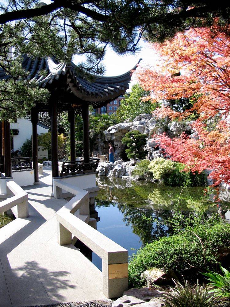 Chinese Garden Decor Design