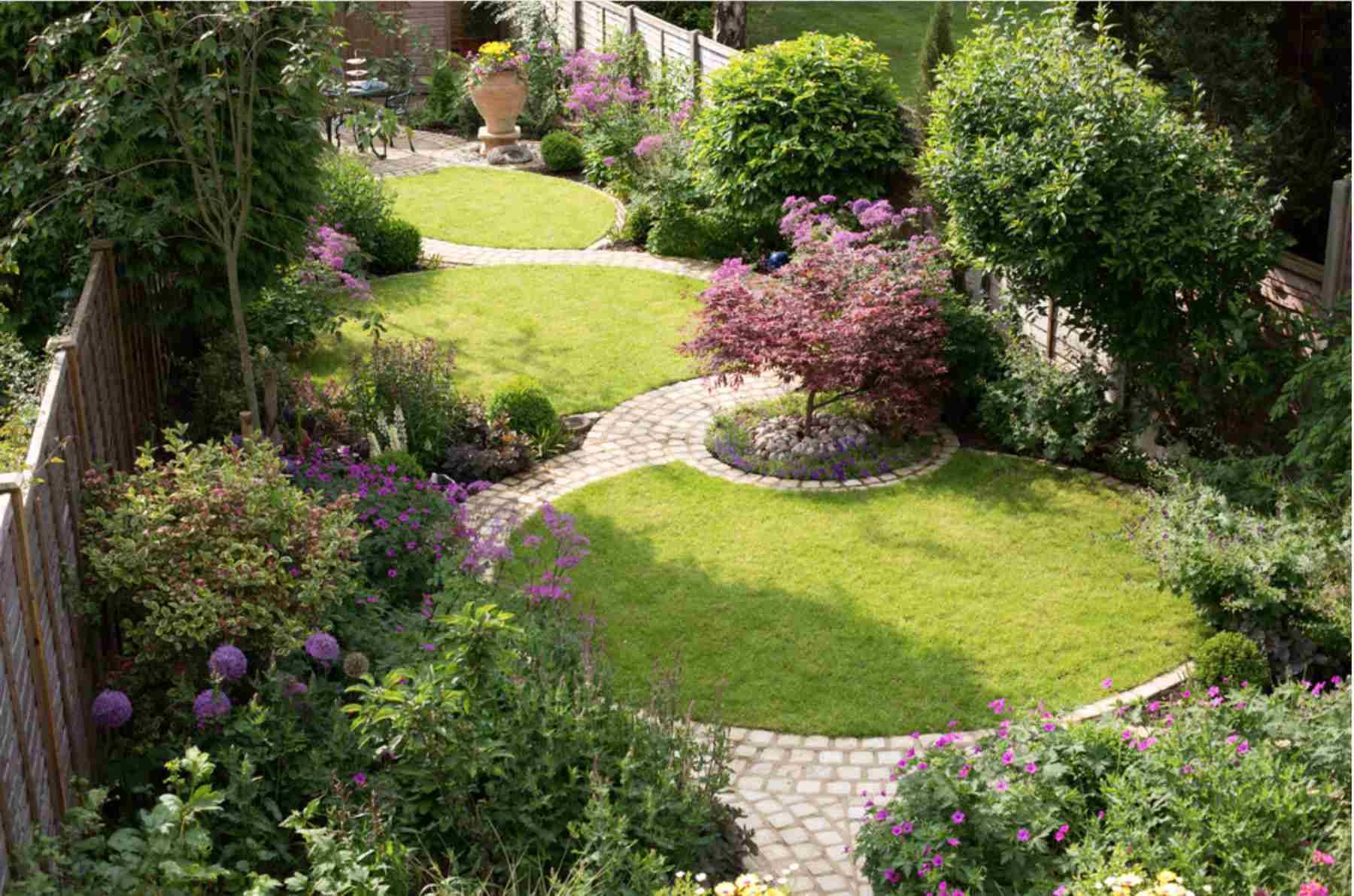 Circular Garden Traditional Garden Hertfordshire