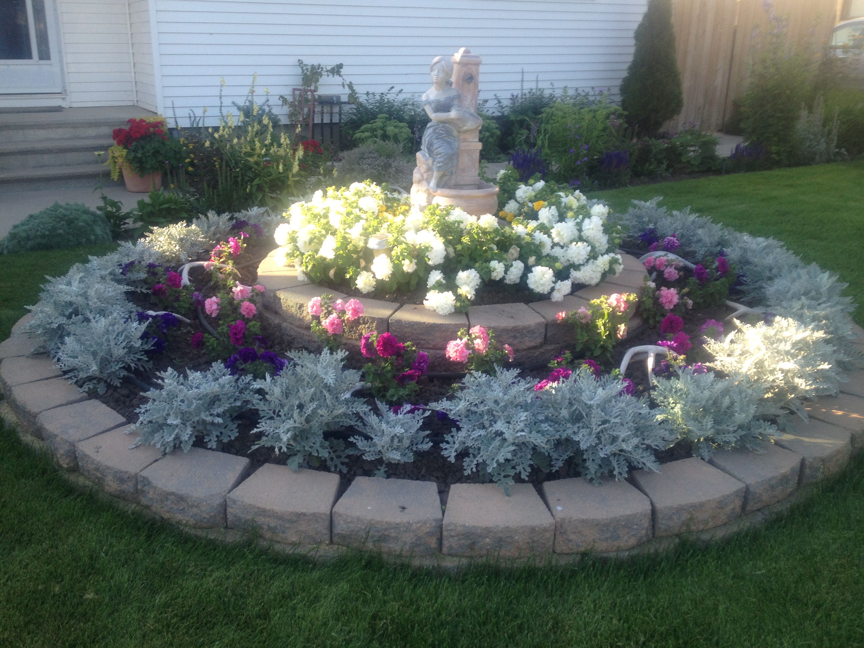 Circular Garden Bed Round Flower Garden Circular Flower Bed Design