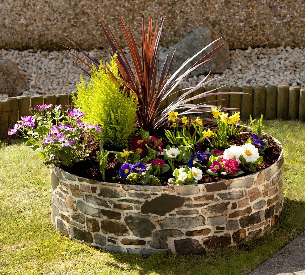 Amazing Beautiful Round Raised Garden Bed Ideas