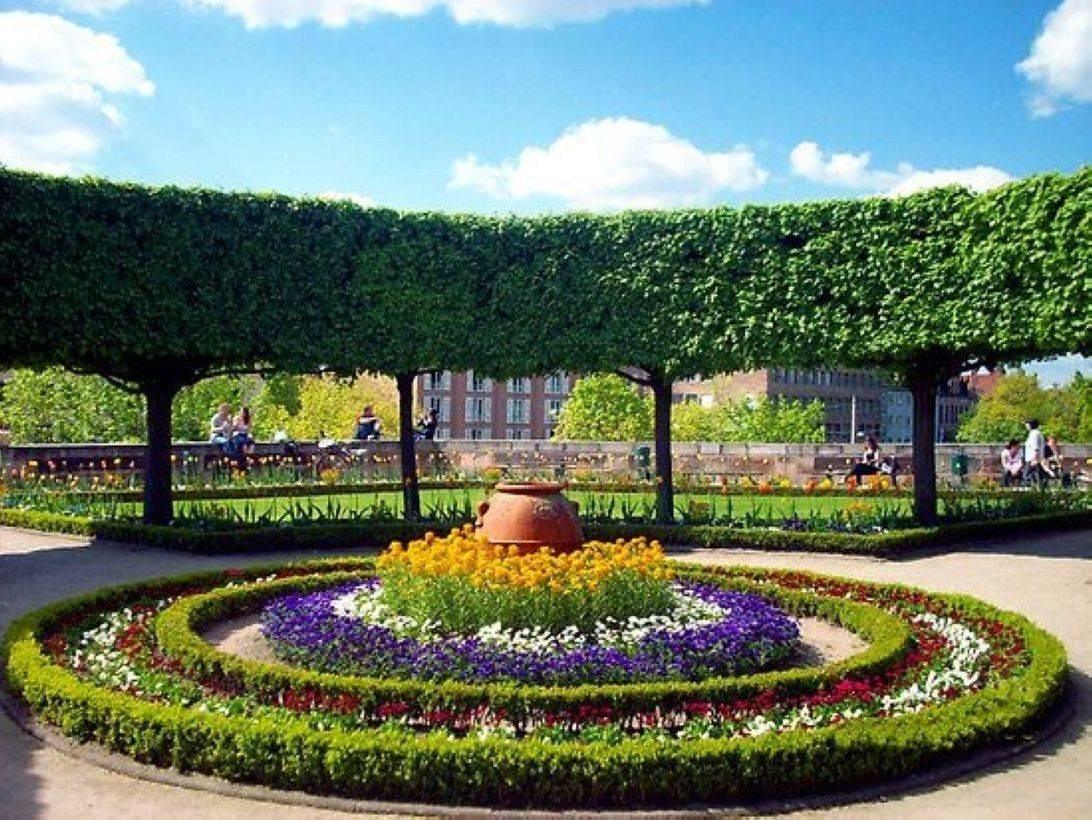 Circular Garden Bed Round Flower Garden Circular Flower Bed Design