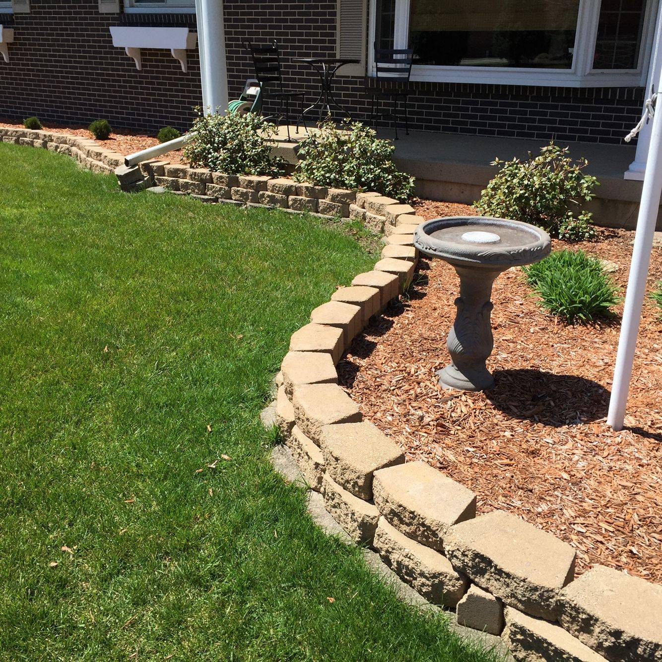 Lovable Cheap Flower Bed Edging Ideas