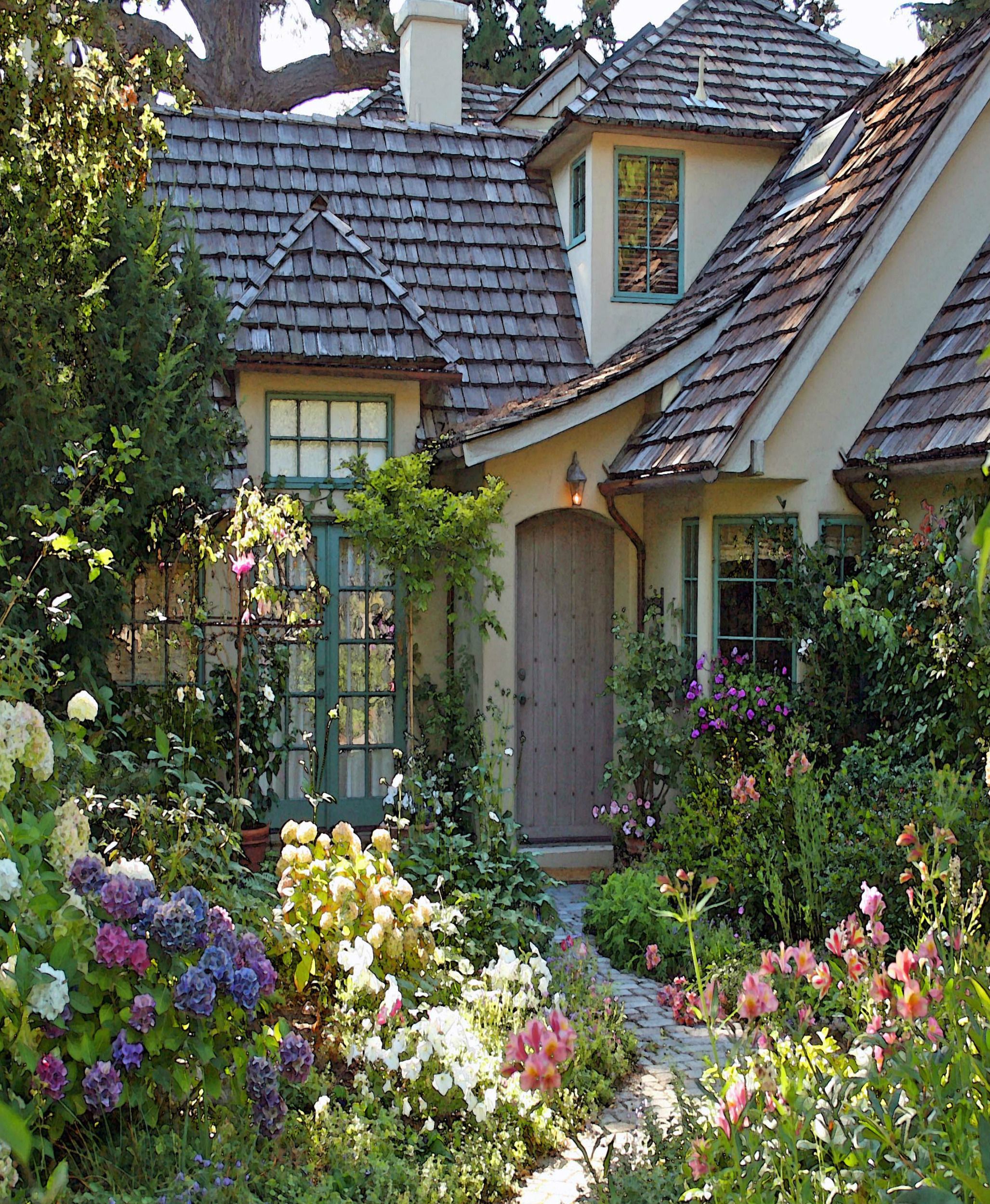 Cottage Garden Wallpaper