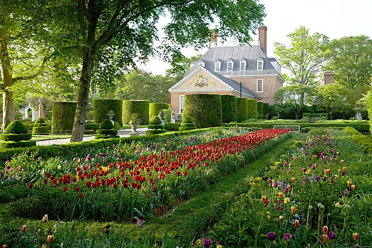 The Thcentury Walled Garden