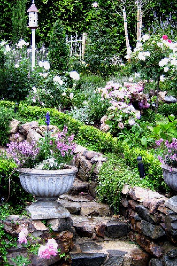 Stunning Small Cottage Garden Ideas