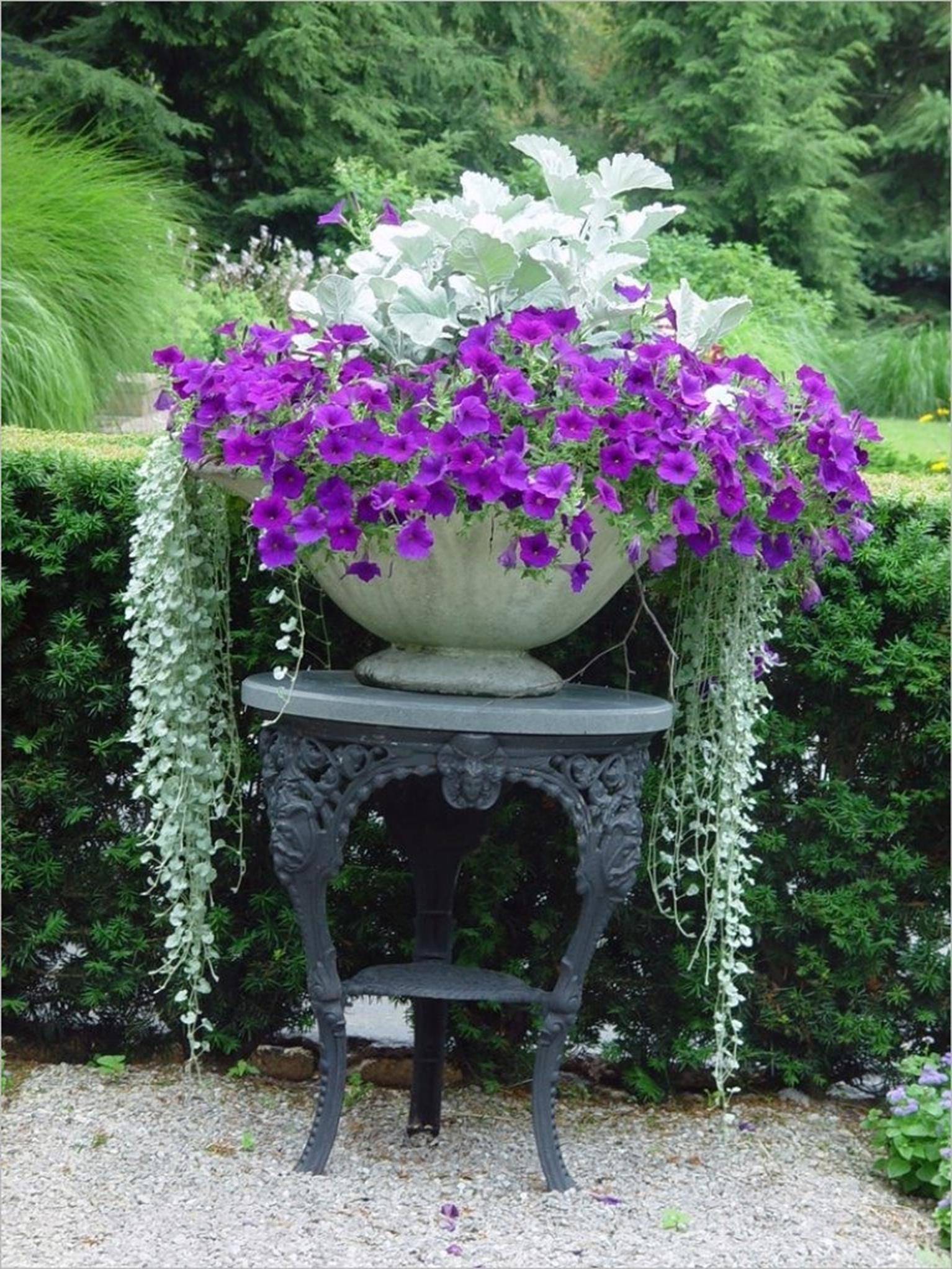 Easy And Fresh Spring Container Garden Flowers Ideas