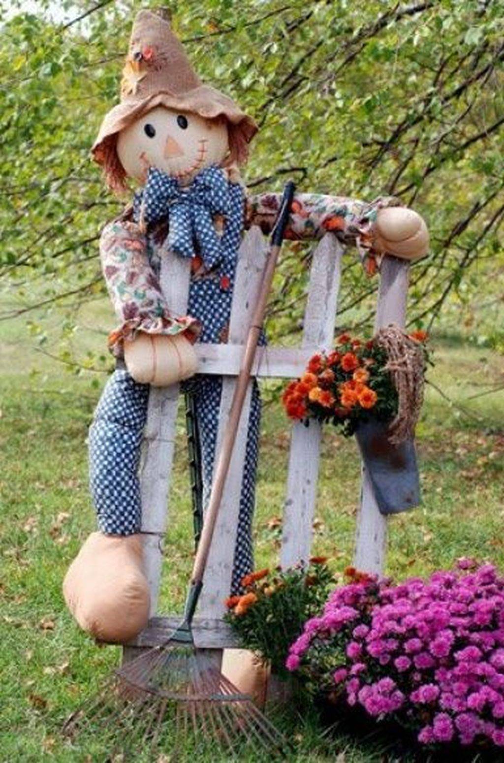 Beautifulgardenscarecrowideas