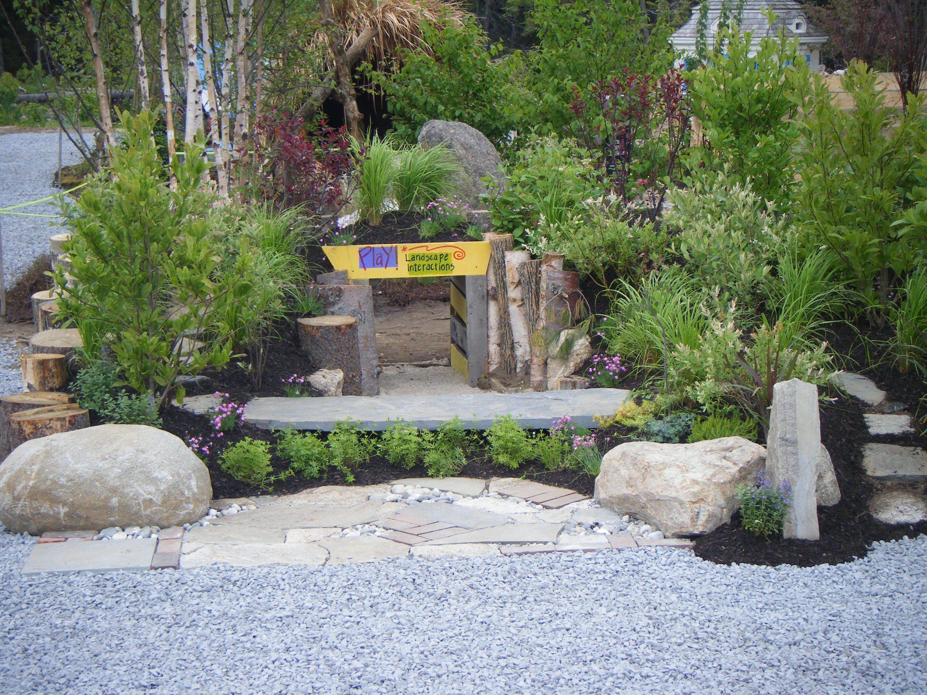 Awesome Small Backyard Playground Landscaping Ideas
