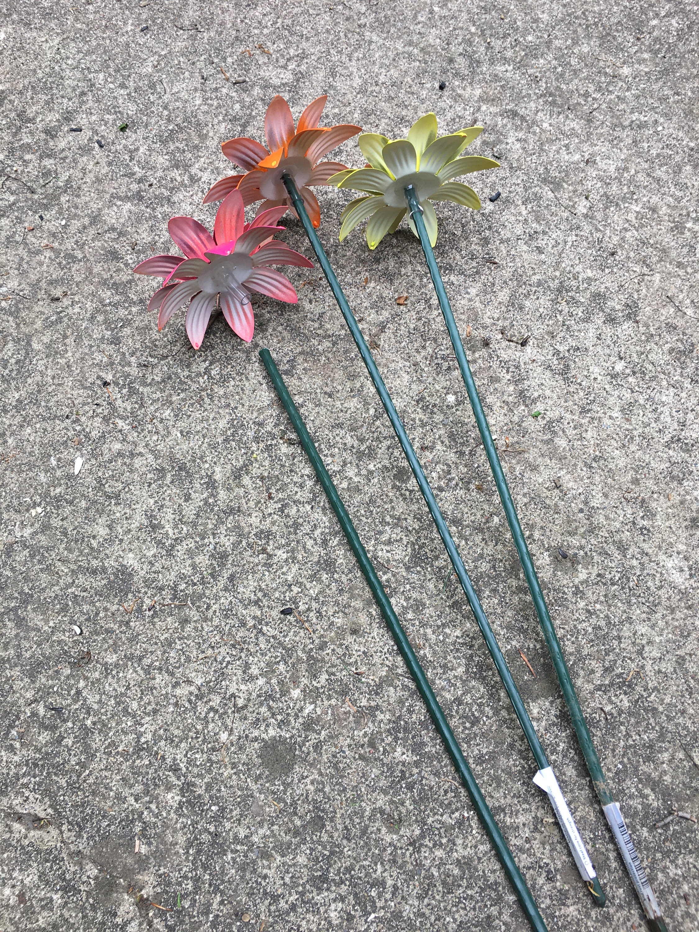 Garden Fun Metal Flower Garden Stakes