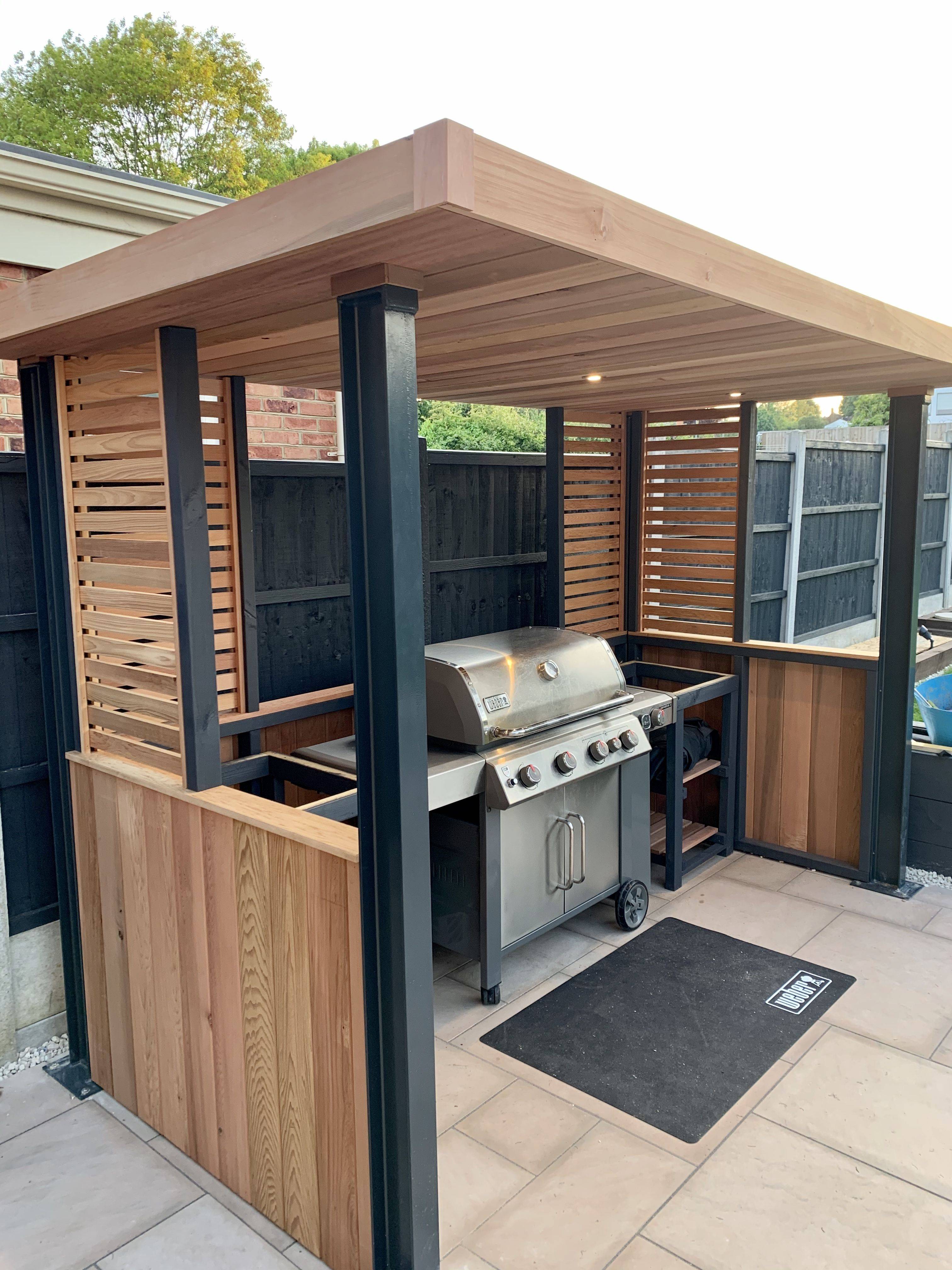Modern Outdoor Kitchen