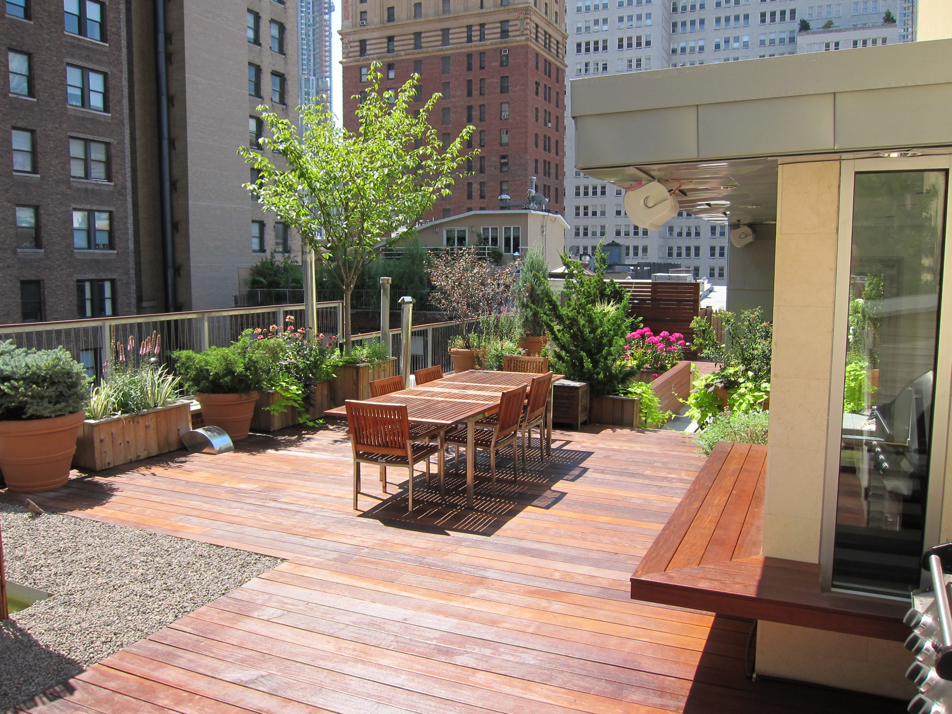 Cozy And Relaxing Rooftop Terrace Design Ideas You Will Totally
