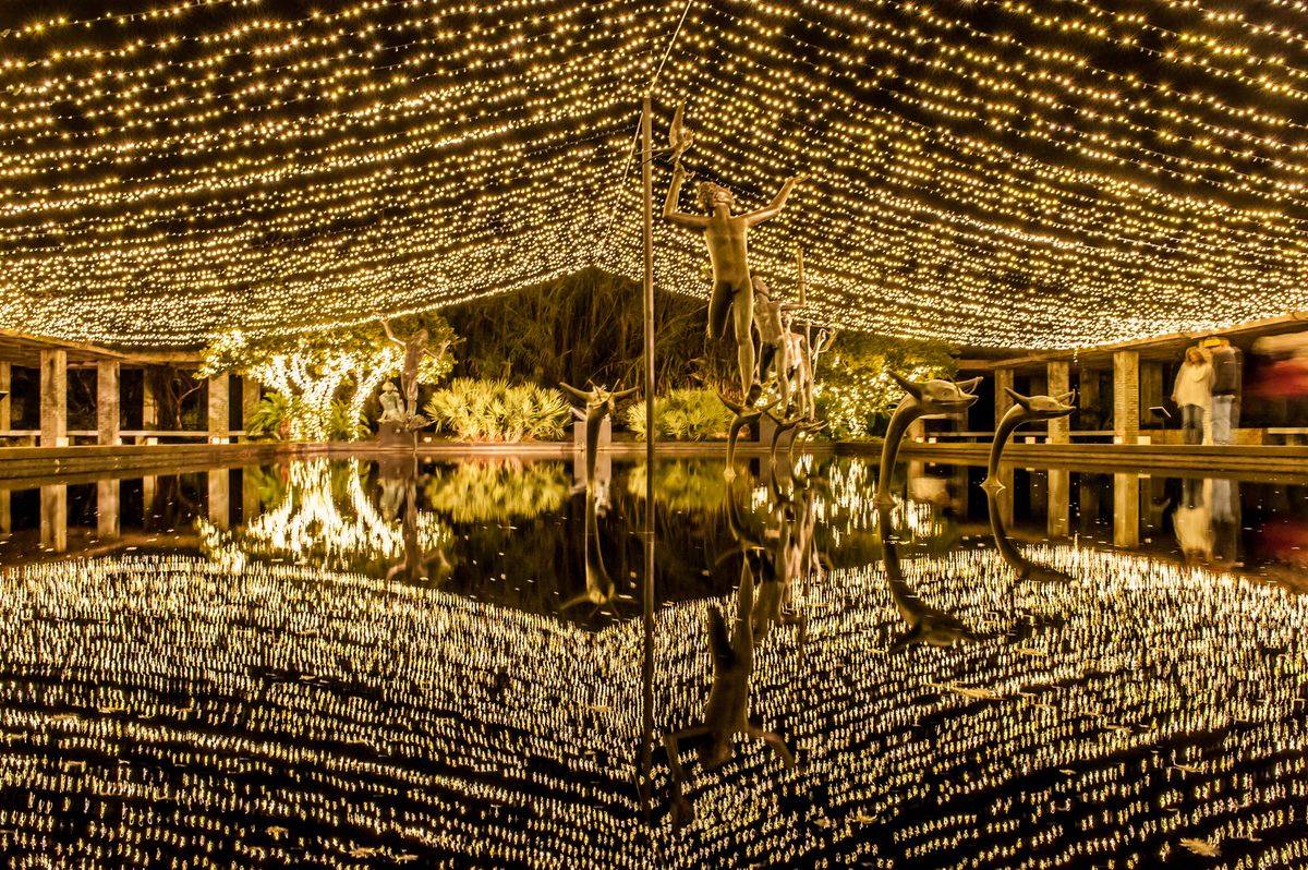 A Thousand Candles Lights