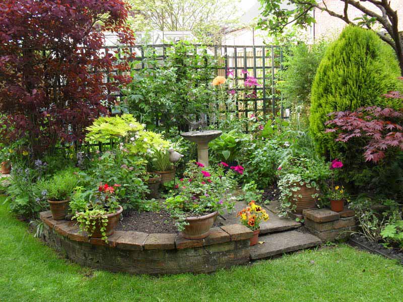 Lovely Corner Landscaping Ideas