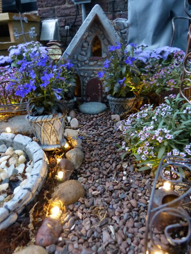 Cute And Whimsical Fairy Garden Ideas