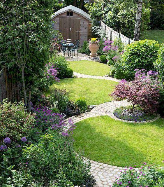 Chic Small Courtyard Garden Design Ideas