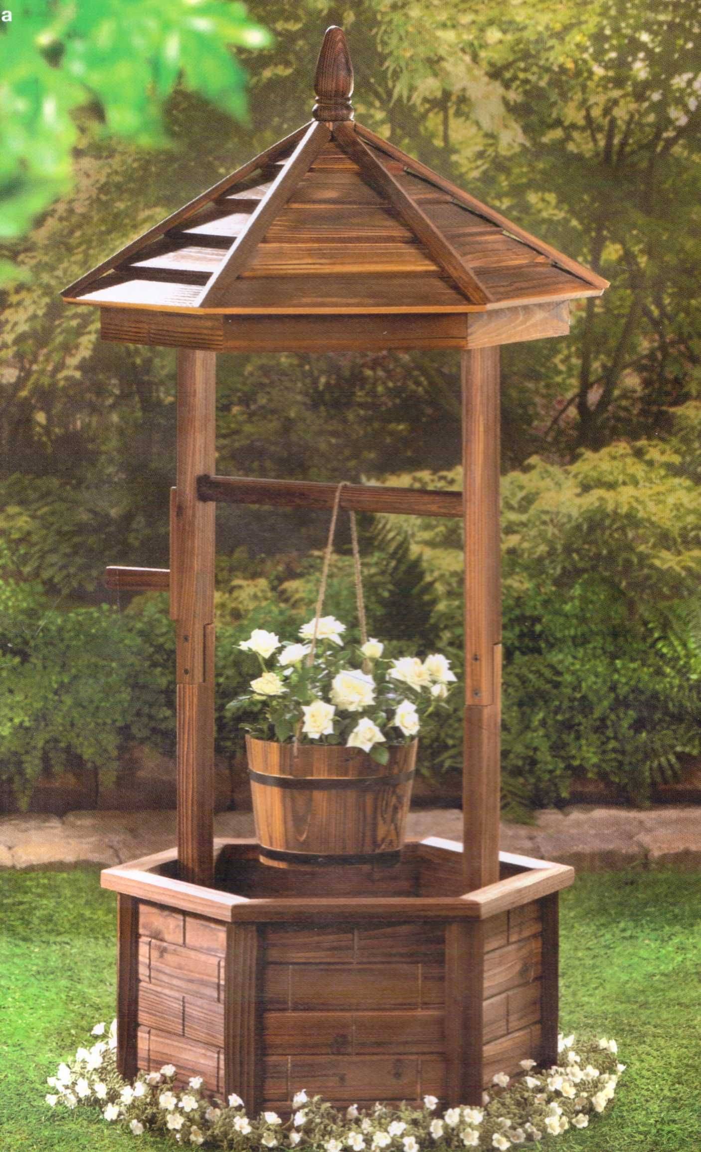 Sunnydaze Oldfashioned Wood Wishing Well Fountain