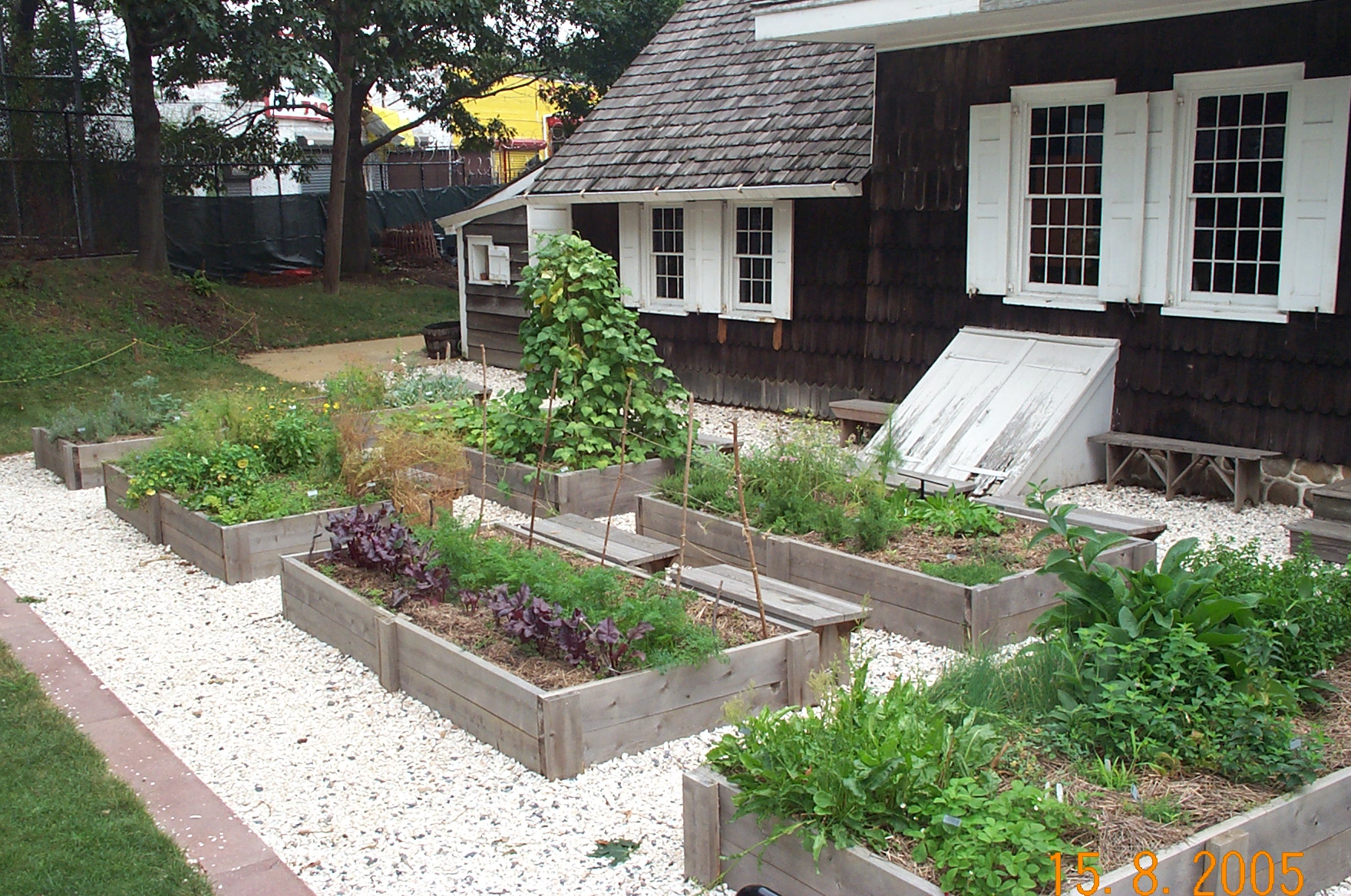 Small Garden Design Ideas