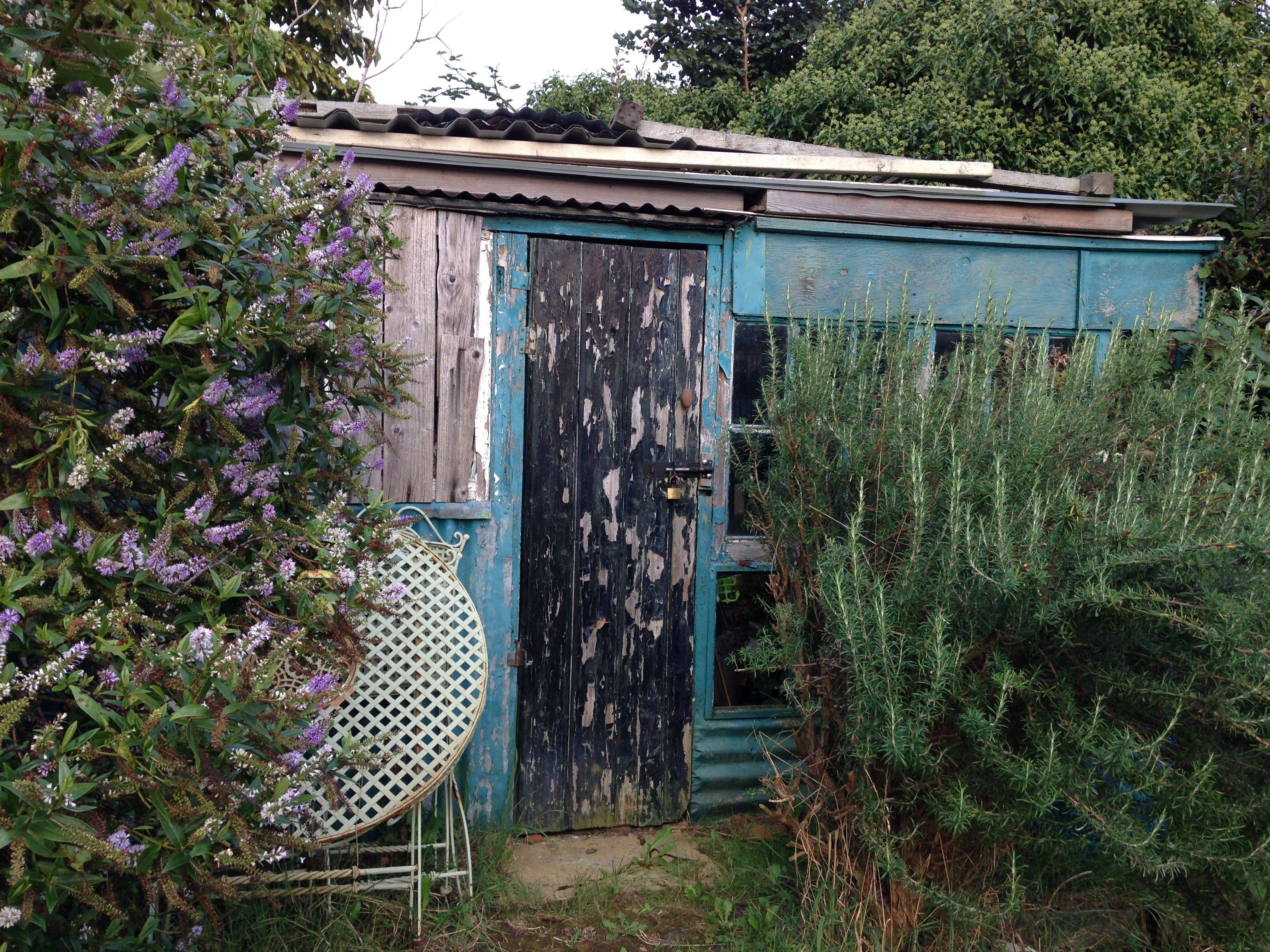 Lovely And Cute Garden Shed Design Ideas