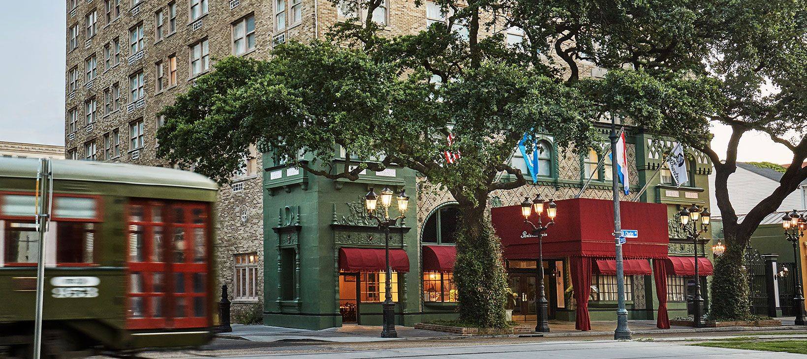 Garden District Tour Architecture Fashion