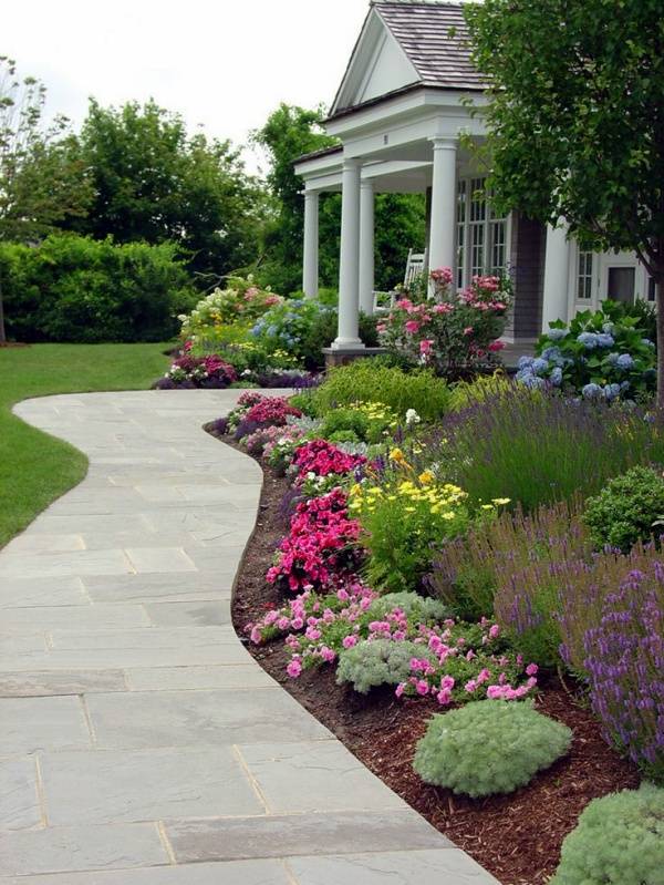 Great Looking Front Yard Veggie Garden