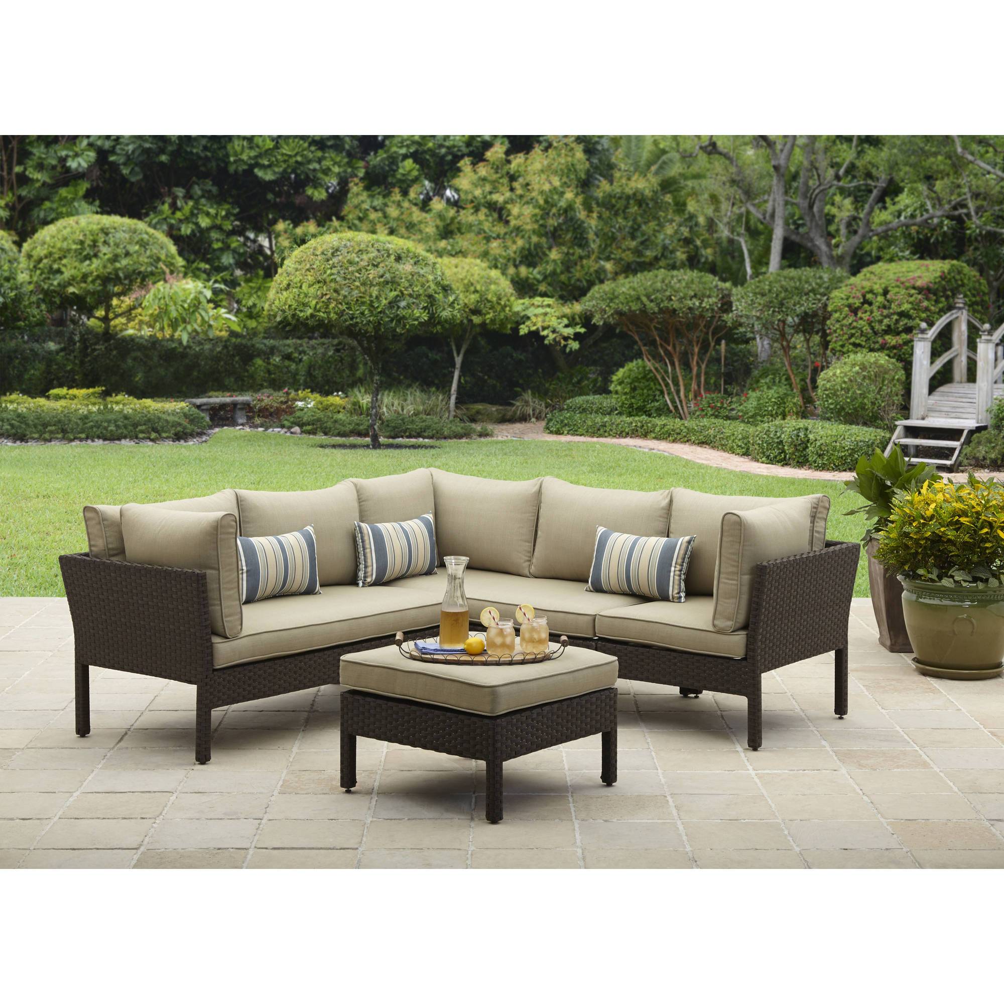 Camrose Farmhouse Outdoor Conversation