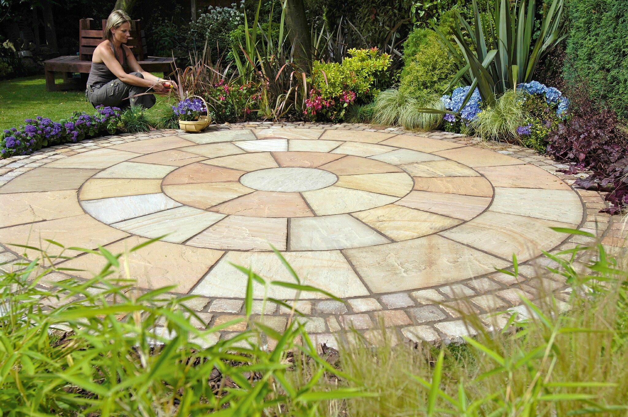 Circular Garden Rustic Landscape Hertfordshire