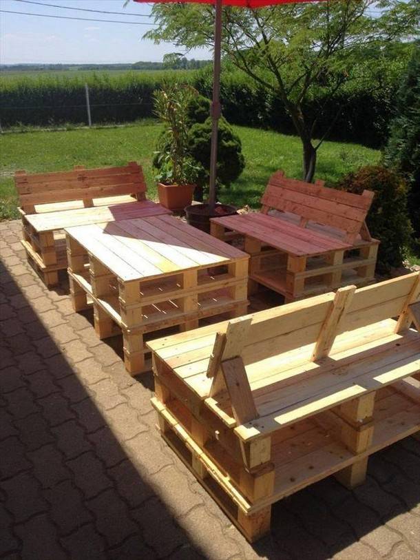 Second Life Wood Pallet Furniture