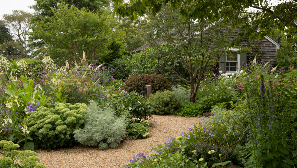 New England Garden Nook