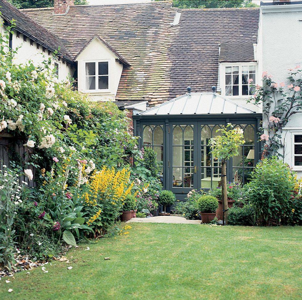 Amazing Conservatory Greenhouse Ideas