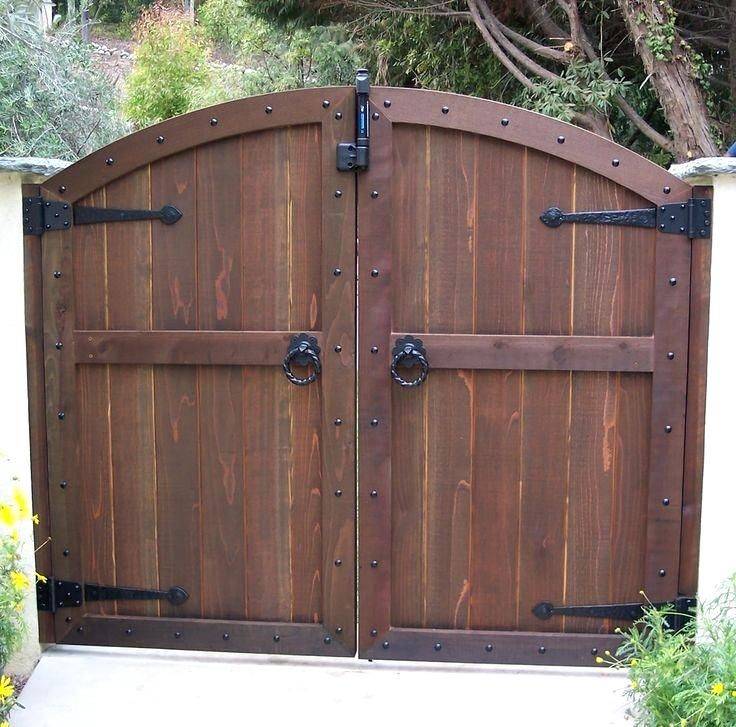 Amazing Wooden Gate Ideas