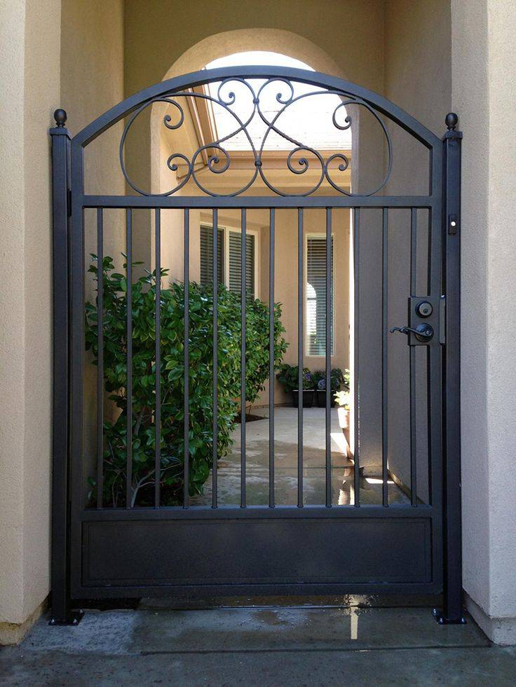 Wrought Iron Style Metal Garden Gate