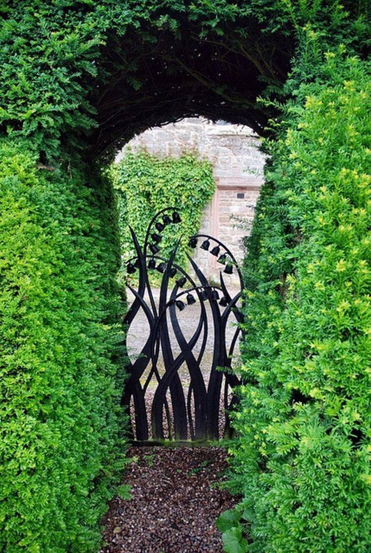 Gorgeous Creative Metal Garden Gates Ideas