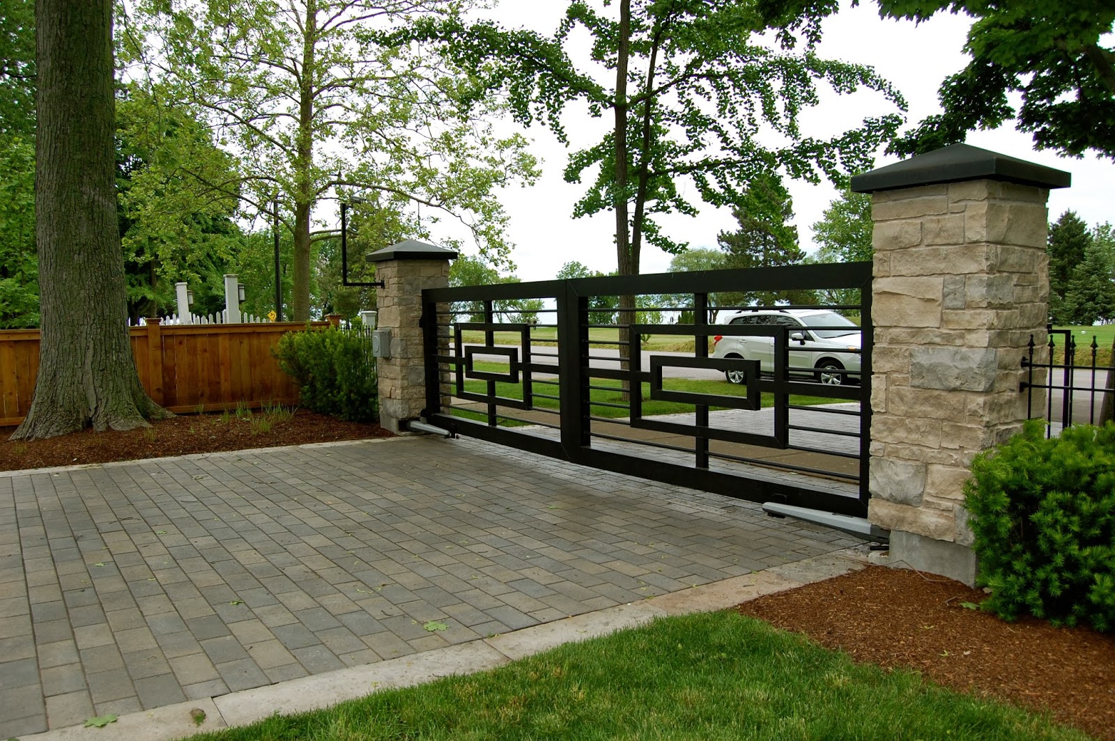 Amazing Rustic Garden Gates Design Ideas Page
