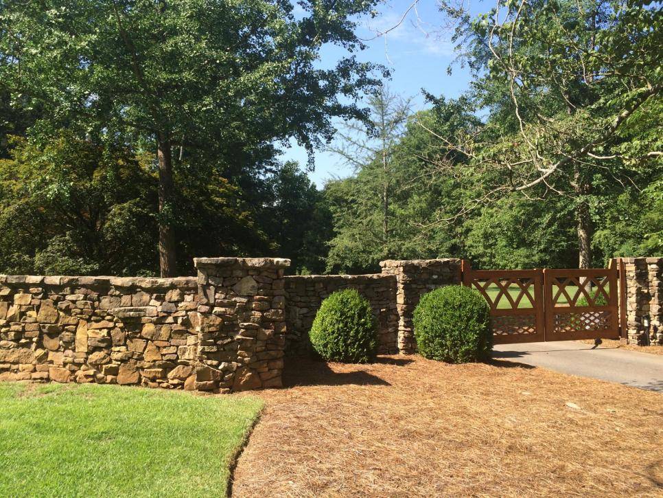 Stone Garden Wall Ideas