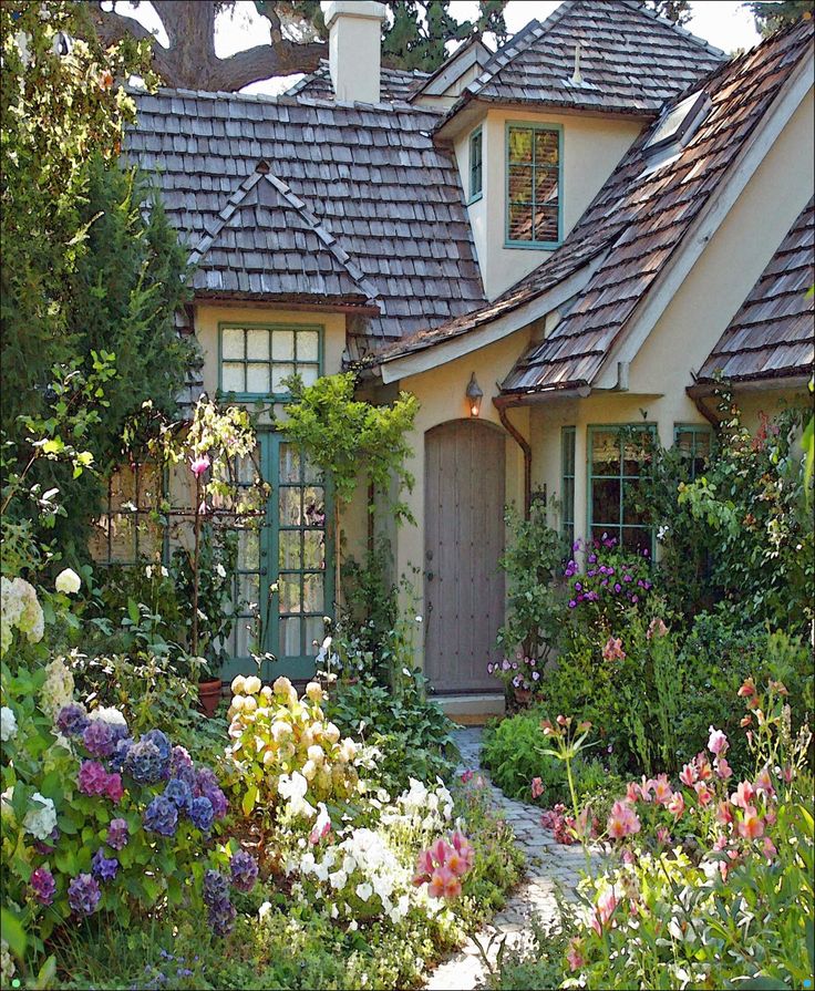 Pams English Cottage Garden
