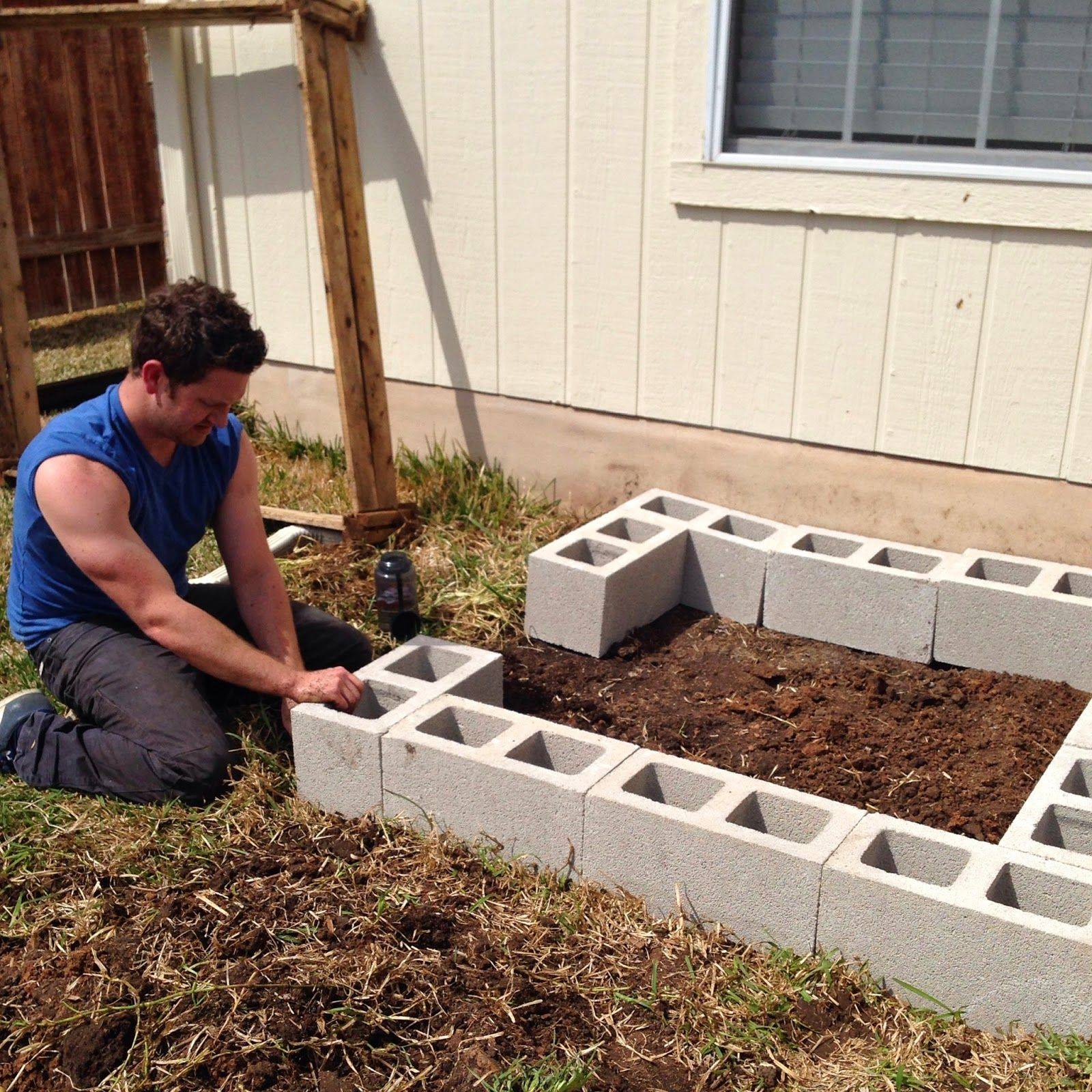 Creative Cinder Block Garden Design Ideas
