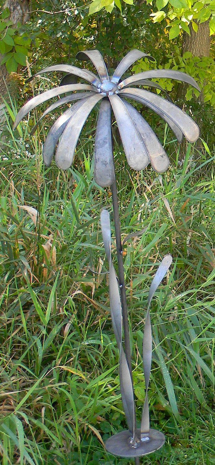 Best Outdoor Hanging Planter Ideas