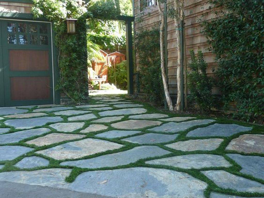 Dry Set Crab Orchard Flagstone Patio