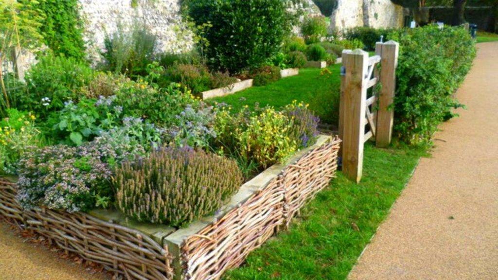 Pie Garden Herb Garden Design