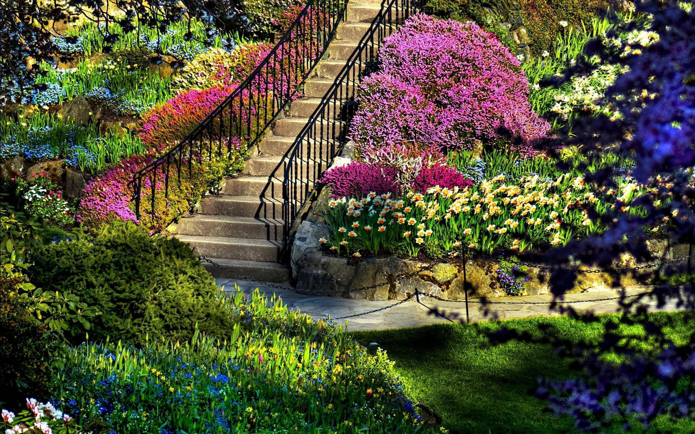 Country Garden Wallpaper