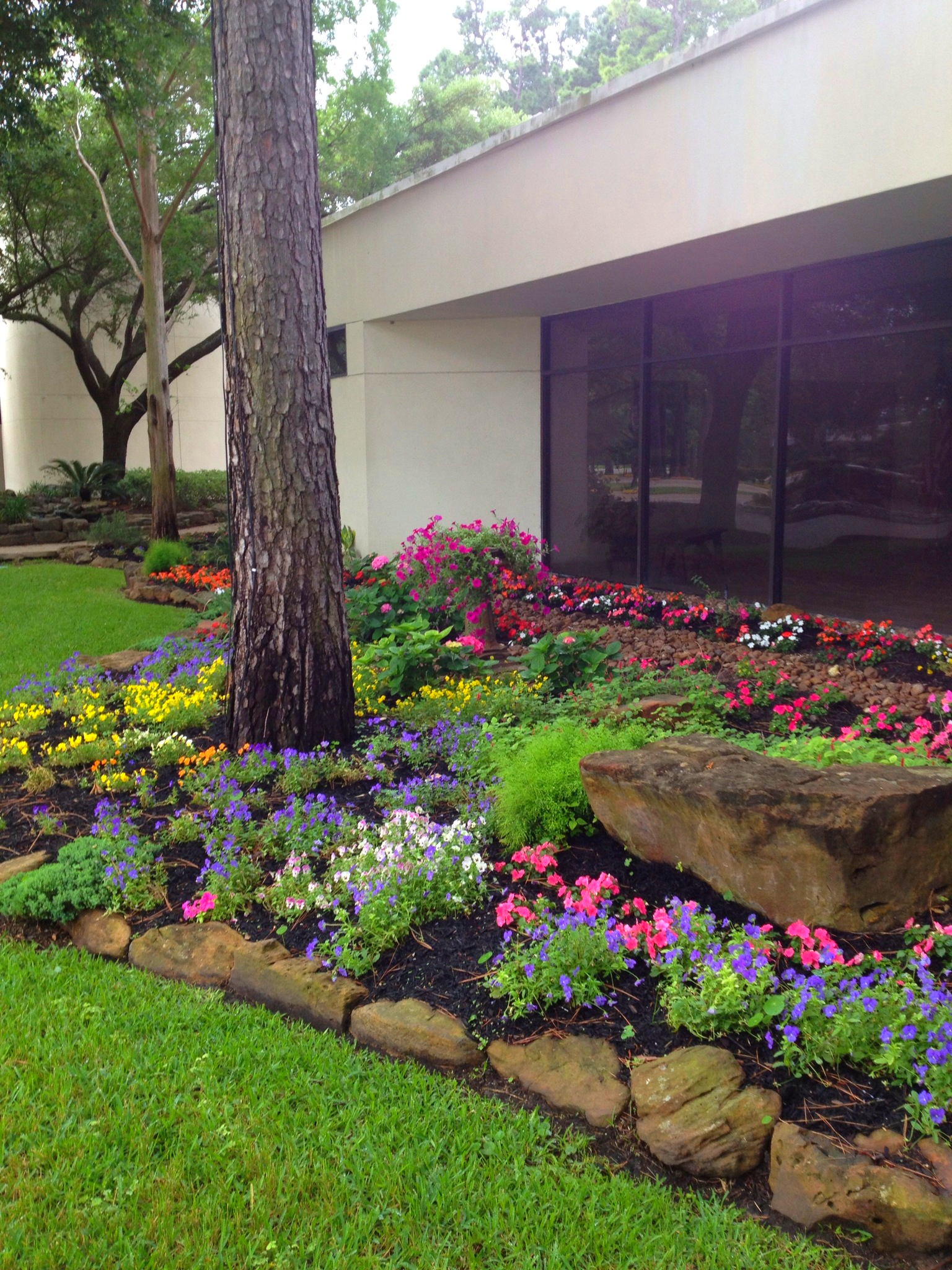 Beautiful Raised Flower Bed Stone Border Httpswwwonechitecture