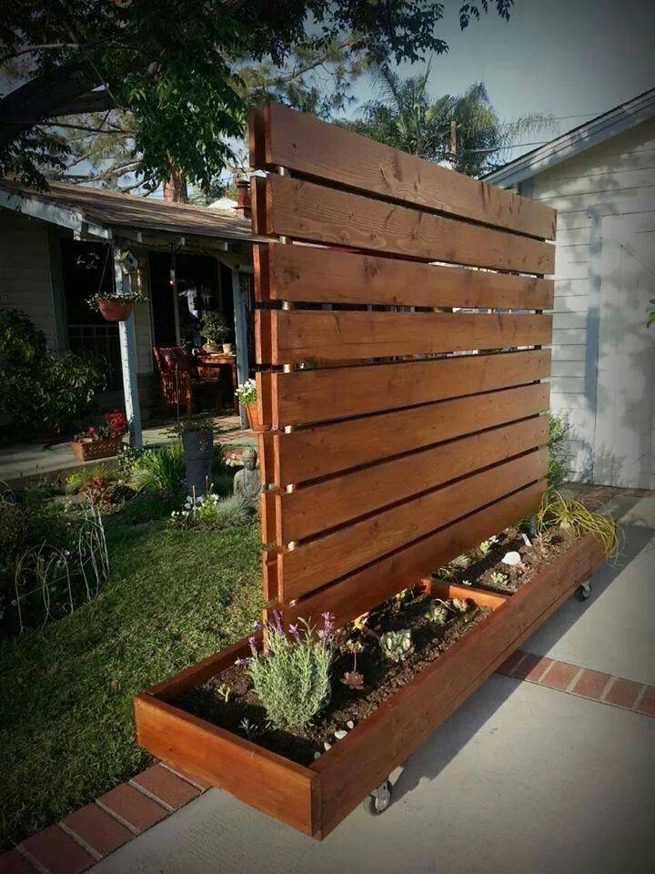 Stunning Backyard Privacy Fence Decoration Ideas