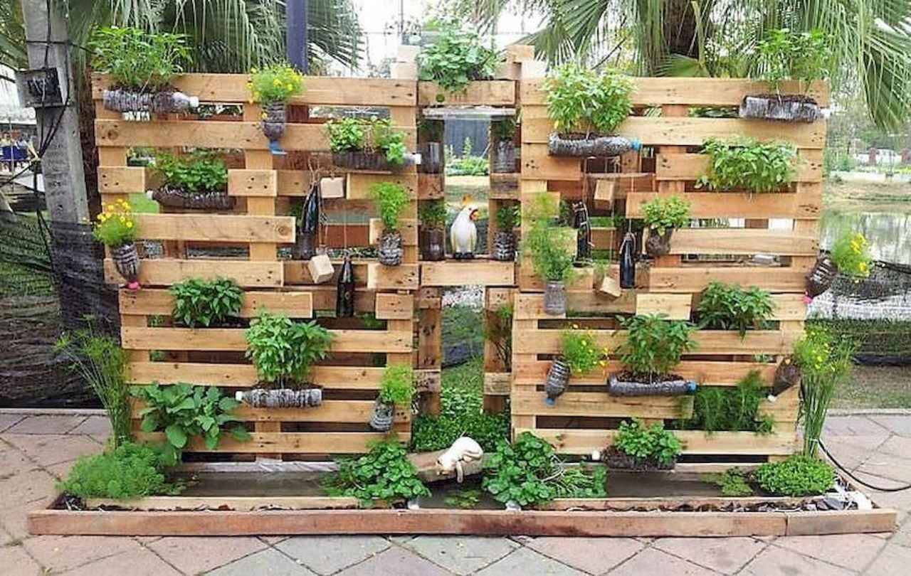 A Vertical Pallet Garden Birds