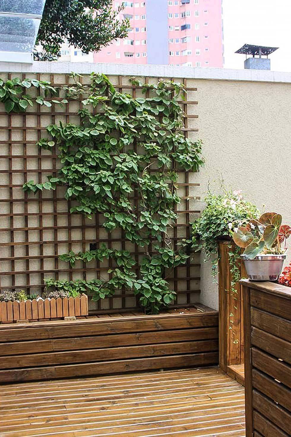 An Elegant Vertical Garden