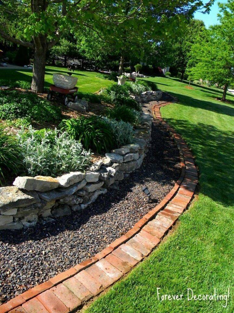 Unique Flower Bed Garden Edging Style