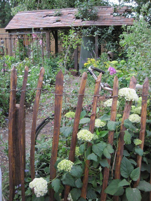 Cottage Garden Fence Ideas