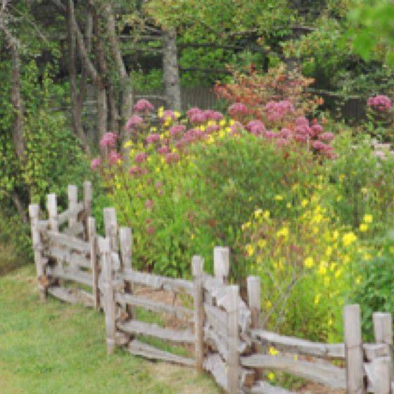 Simple Farmhouse Garden Fences