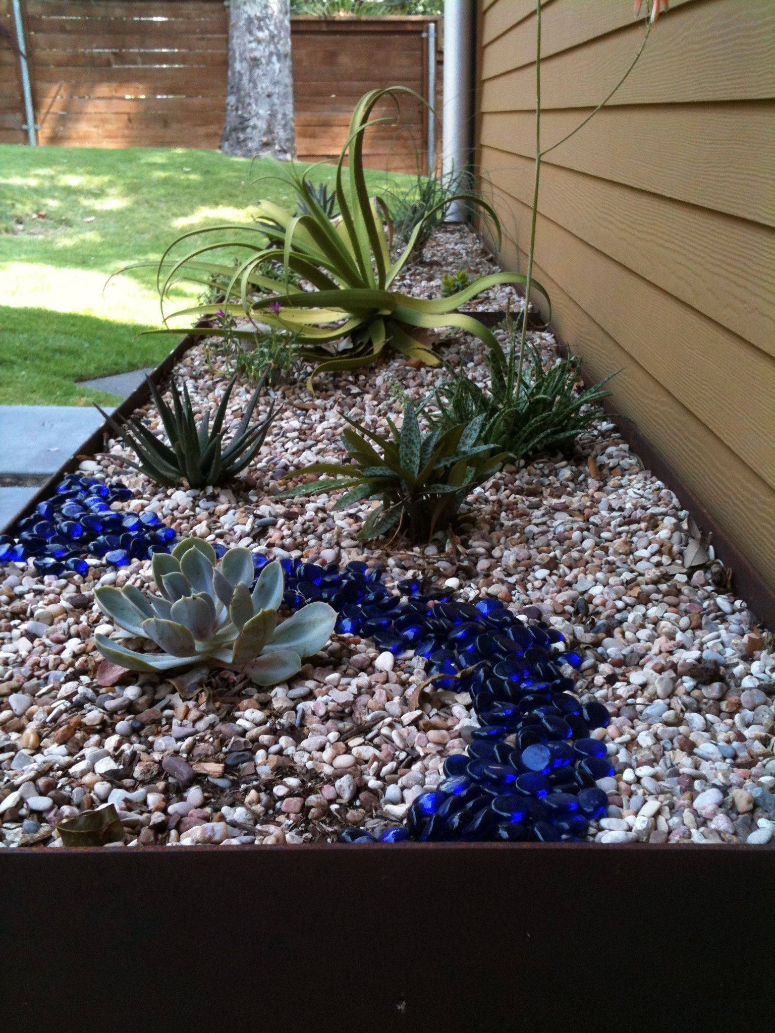 Beautiful Front Yard Rock Garden Landscaping Ideas