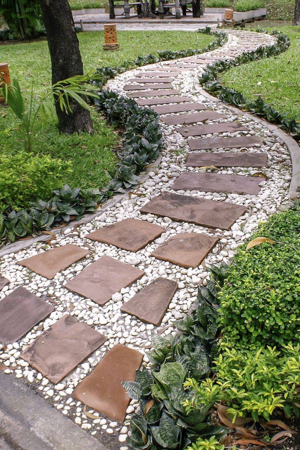 A Steppingstone Path Style Souffle Garden Stepping