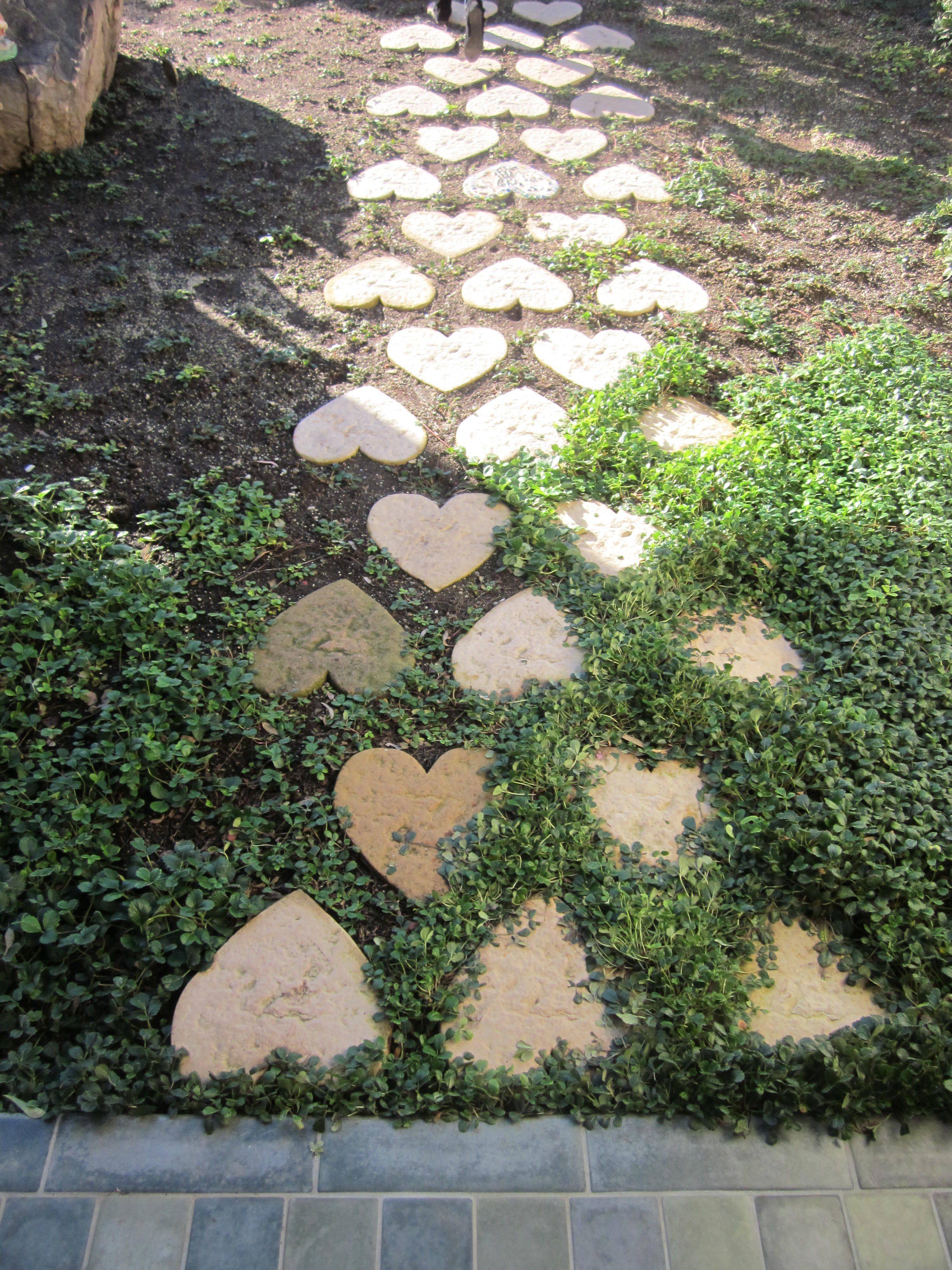 Eyecatching Garden Path Ideas